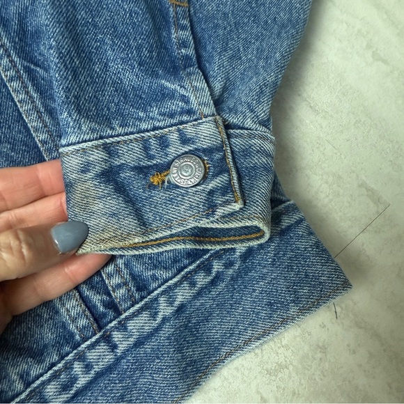 Levi's jean jacket - Picture 5 of 9